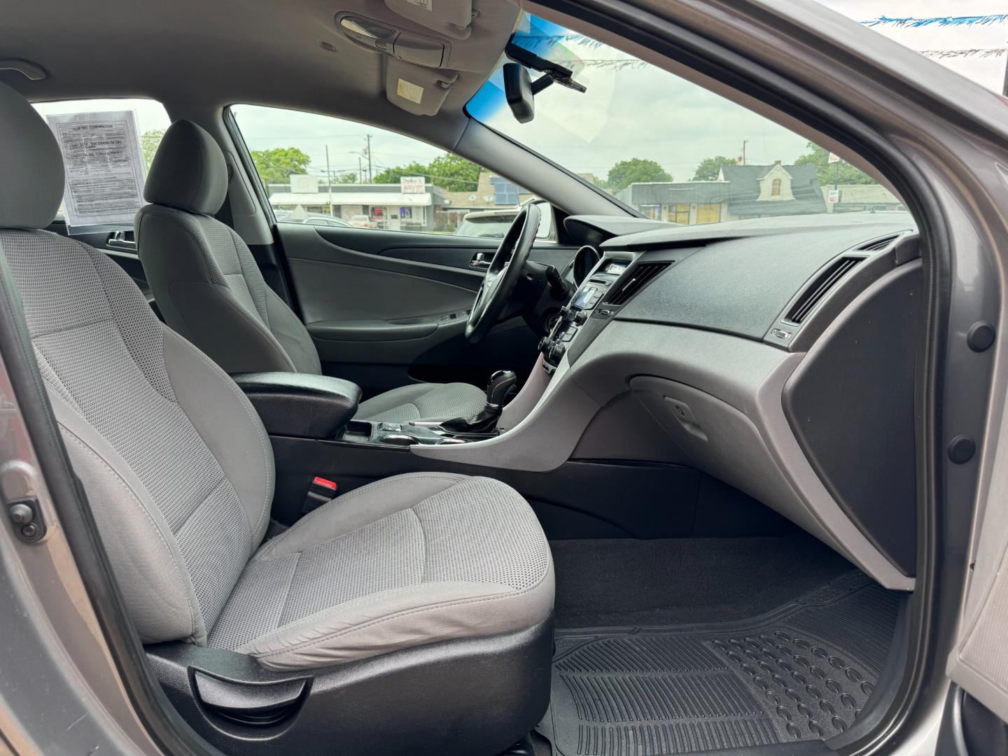 2013 GRAY /Gray HYUNDAI SONATA GLS 4dr Sedan (5NPEB4AC4DH) with an 2.4L I4 engine, Automatic 6-Speed transmission, located at 5900 E. Lancaster Ave., Fort Worth, TX, 76112, (817) 457-5456, 0.000000, 0.000000 - This is a 2013 Hyundai Sonata GLS 4dr Sedan that is in excellent condition. There are no dents or scratches. The interior is clean with no rips or tears or stains. All power windows, door locks and seats. Ice cold AC for those hot Texas summer days. It is equipped with a CD player, AM/FM radio, AUX - Photo#15